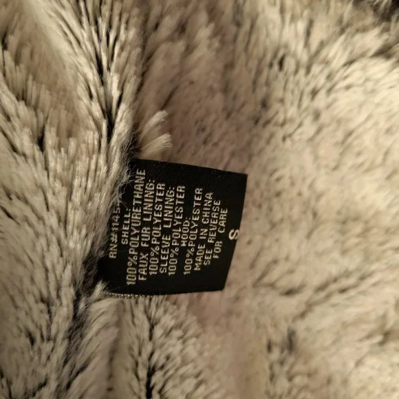 JPUJOU Leather jacket w hood and fur lining - faux Small - Picture 5 of 5